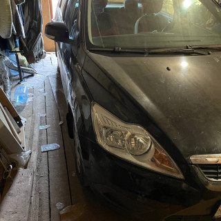 Замена аккумулятора на Ford Focus II Рестайлинг 2008 - 2011 1.6 (115 л.с.) Замена аккумулятора на Ford Focus II Рестайлинг 2008 - 2011 1.6 (115 л.с.)
