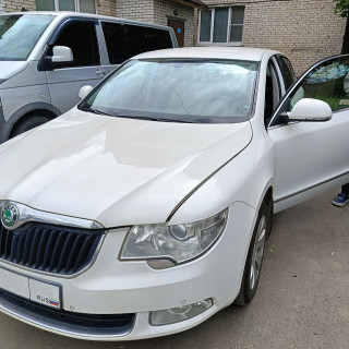 Замена аккумулятора на Skoda Superb II 2008 - 2013 1.8 (160 л.с.) Замена аккумулятора на Skoda Superb II 2008 - 2013 1.8 (160 л.с.)